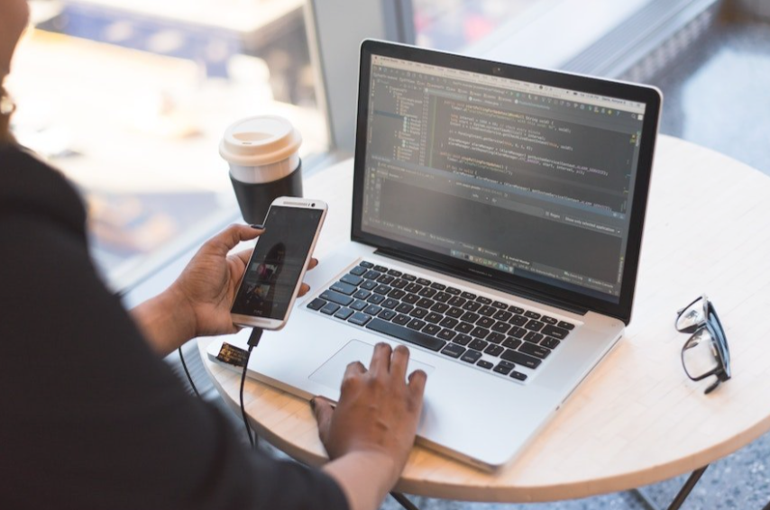Développeur mobile : métier, missions et salaire